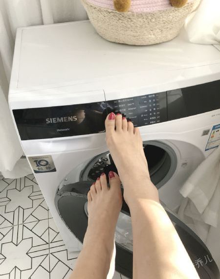 美女被男人按在床上摩擦的免费视频_蓝光韩国电影在线观看